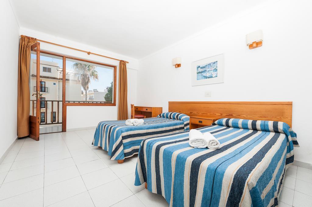Hostal Casa Bauza カラ・ラトハダ 部屋 写真