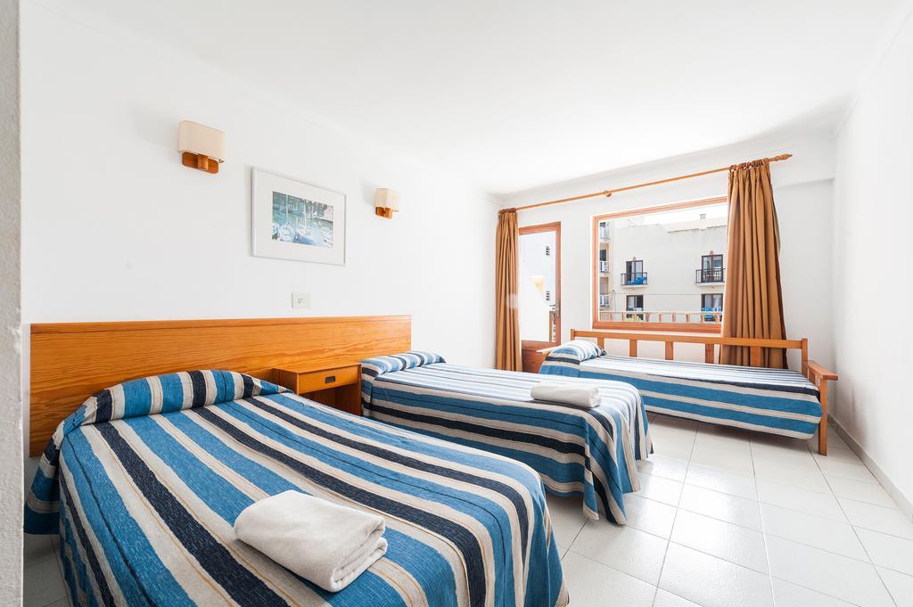 Hostal Casa Bauza カラ・ラトハダ 部屋 写真