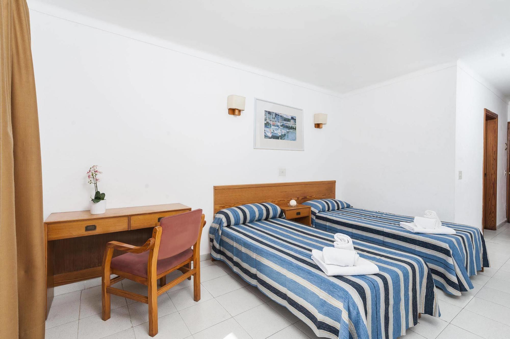 Hostal Casa Bauza カラ・ラトハダ エクステリア 写真